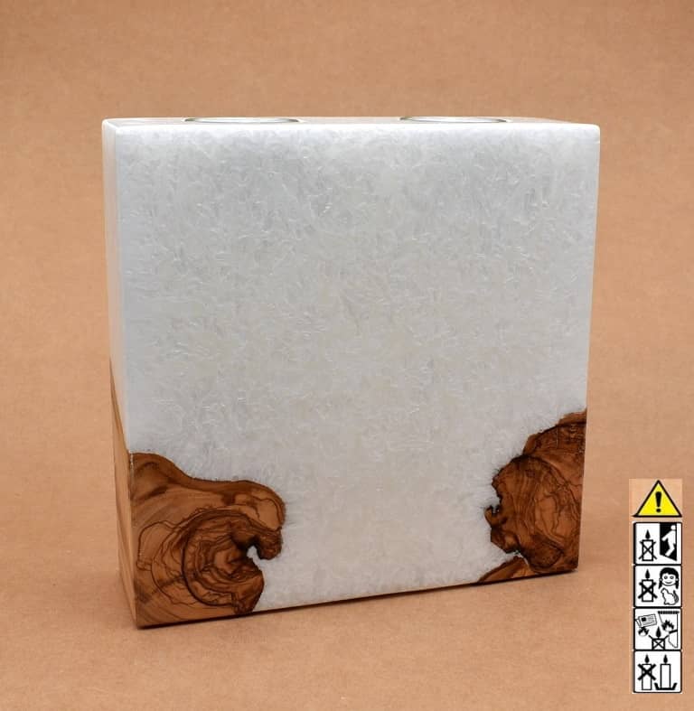Kerze mit Holz Unikat Quader 70 x 200 x 200 mm 2 x Teelicht Nr.6. Jetzt in unserem Geschenke Onlineshop kaufen.