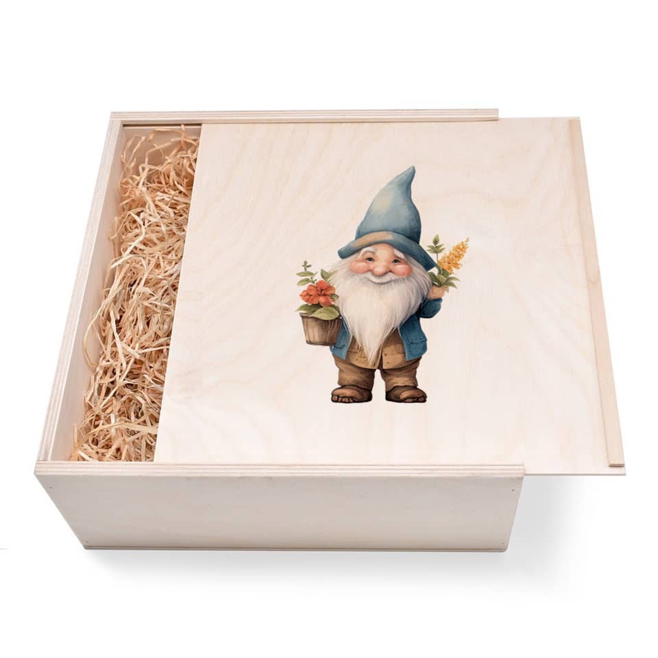 Zwergen Geschenkbox groß aus Holz mit verzierten Deckel Zwergen Geschenkbox groß aus Holz mit verzierten Deckel. Jetzt in unserem Geschenke Onlineshop kaufen.