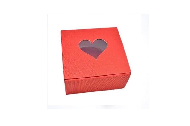 Geschenkbox aus Pape in rot mit Sichtfenster Geschenkbox aus Pape in rot mit Sichtfenster. Als Geschenk für Sie oder Ihn. Jetzt in unserem Kerzen Onlineshop kaufen.