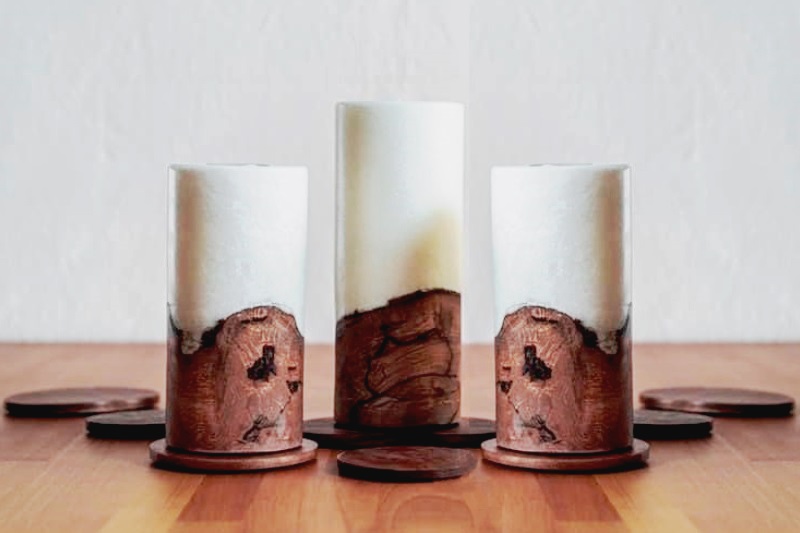 Hochzeitskerze mit Holz rund mit Wunschverzierung Hochzeitskerze mit Holz rund mit Wunschverzierung. Als Geschenk für Sie oder Ihn. Jetzt in unserem Kerzen Onlineshop kaufen.