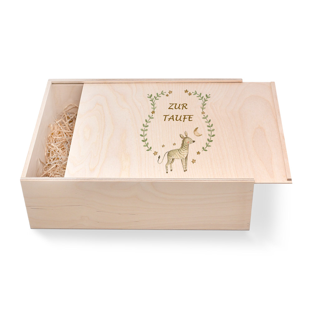 Große Geschenkbox aus Holz. Geschenkbox zur Taufe. Zebra Große Geschenkbox aus Holz zur Taufe. Zebra. Ideal als Geschenkbox für Männer oder Frauen. Geschenkbox groß individuell angefertigt. Online bestellen im Geschenke Online-Shop.