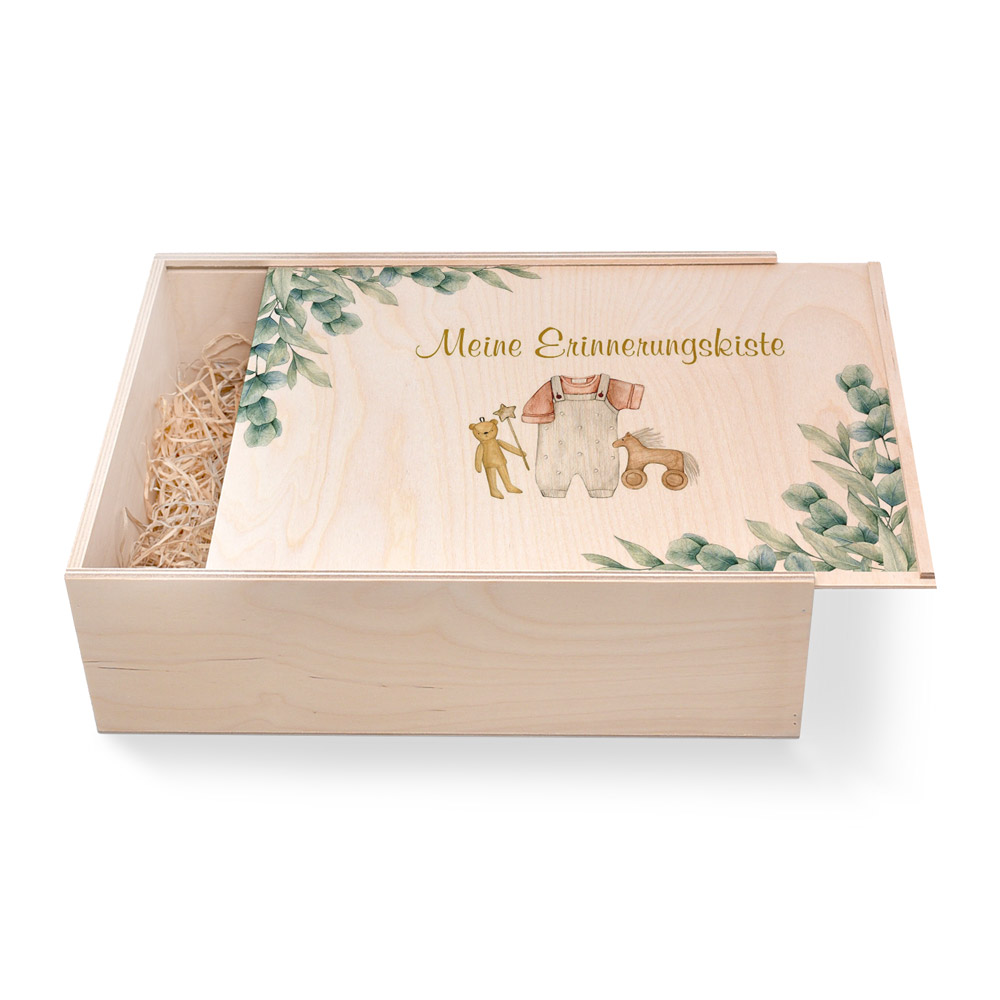 Große Geschenkbox aus Holz zur Geburt. Erinnerungsbox. Ideal als Geschenkbox für Männer oder Frauen. Geschenkbox groß individuell angefertigt. Online bestellen im Geschenke Online-Shop.