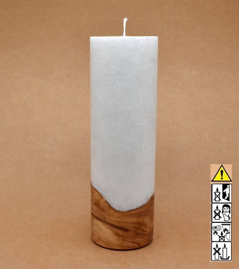 Kerze mit Holz. Individuelle runde Hochzeitskerze mit Holz aus Stearin. Kerze 80x250mm mit Holzelement, Individuelle, persönliche Hochzeitskerze Holzkerze, Rund Stearinoptik, Hochzeitskerze mit Teelicht im Kerzen online Shop für Hochzeiten bestellen, günstig kaufen.