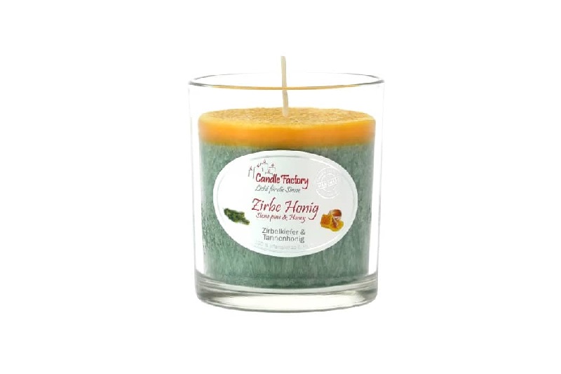 Candle Factory Duftkerze Partylight Zirbe Honig. Als Geschenk für Sie oder Ihn. Jetzt in unserem Kerzen Onlineshop kaufen.