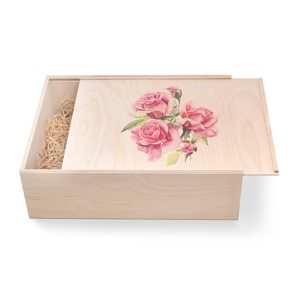 Große Geschenkbox aus Holz. Geschenkbox zum Geburtstag. Rosen Große Geschenkbox aus Holz zum Geburtstag. Rosen. Ideal als Geschenkbox für Männer oder Frauen. Geschenkbox groß individuell angefertigt. Online bestellen im Geschenke Online-Shop.