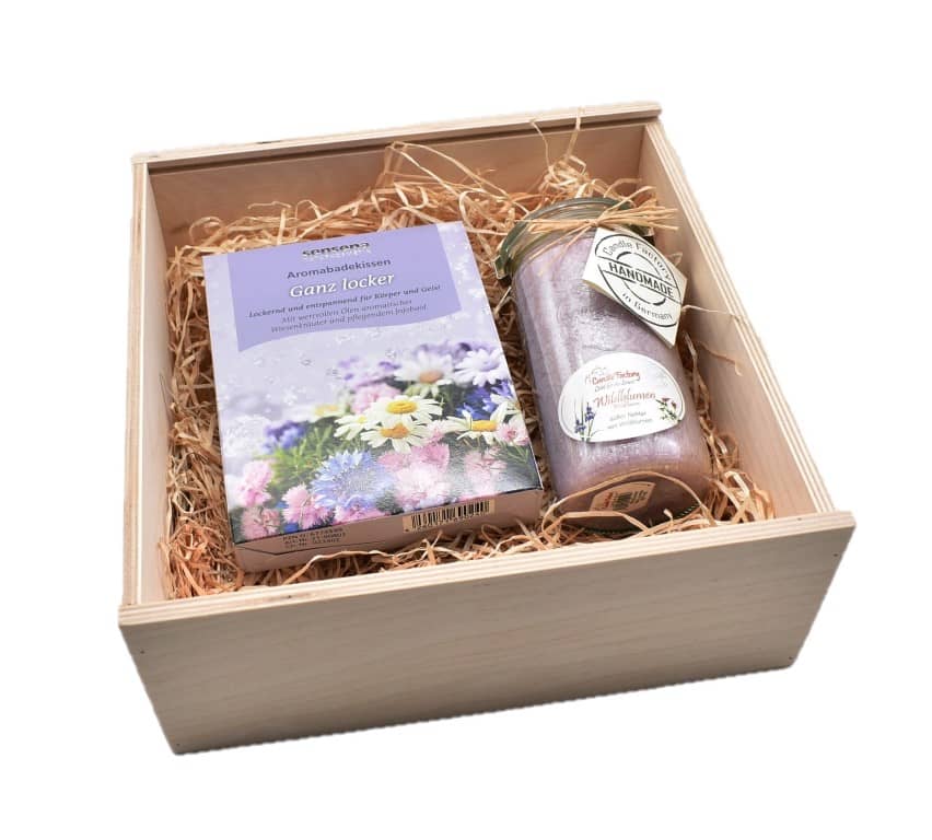 Bade Geschenkset mit Wildblumen Mini Jumbo von Candle Factory in Geschenkbox aus Holz