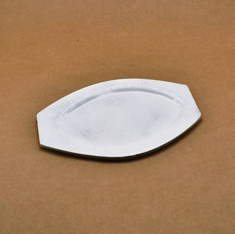 Kerzenteller aus Glas in Farbe weiss. Form Oval Kerzenteller aus Glas in Farbe weiss. Form Oval. Als Geschenk für Sie oder Ihn. Ideal für unsere Kerzen mit Holzelement. Jetzt in unserem Kerzen Onlineshop kaufen.