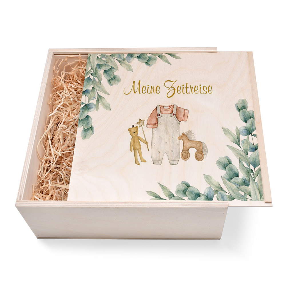 Große Geschenkbox aus Holz. Geschenkbox zur Geburt. Meine Zeitreise Große Geschenkbox aus Holz zur Geburt. Meine Zeitreise. Ideal als Geschenkbox für Männer oder Frauen. Geschenkbox groß individuell angefertigt. Online bestellen im Geschenke Online-Shop.