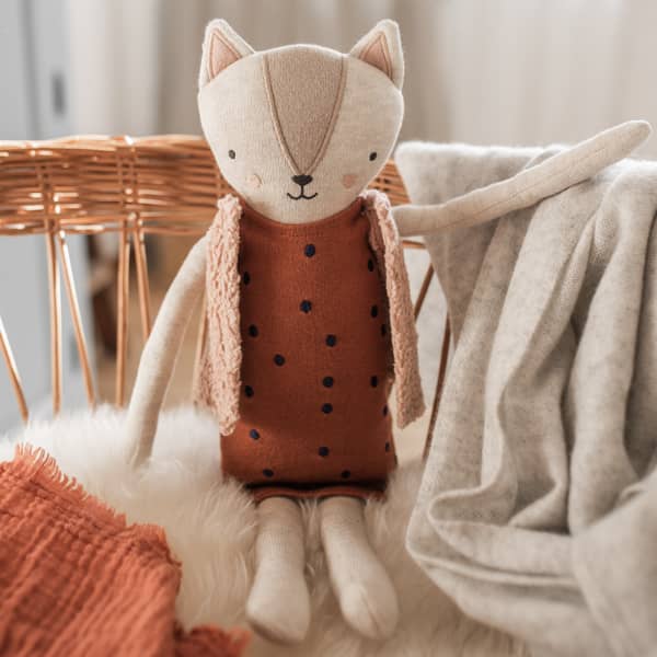 Kuscheltier Katze Braun, AVA & YVES Kuscheltier Katze mit Kleidchen, AVA & YVES, Biobaumwollstrickgewebe, Geschenke für Kinder online