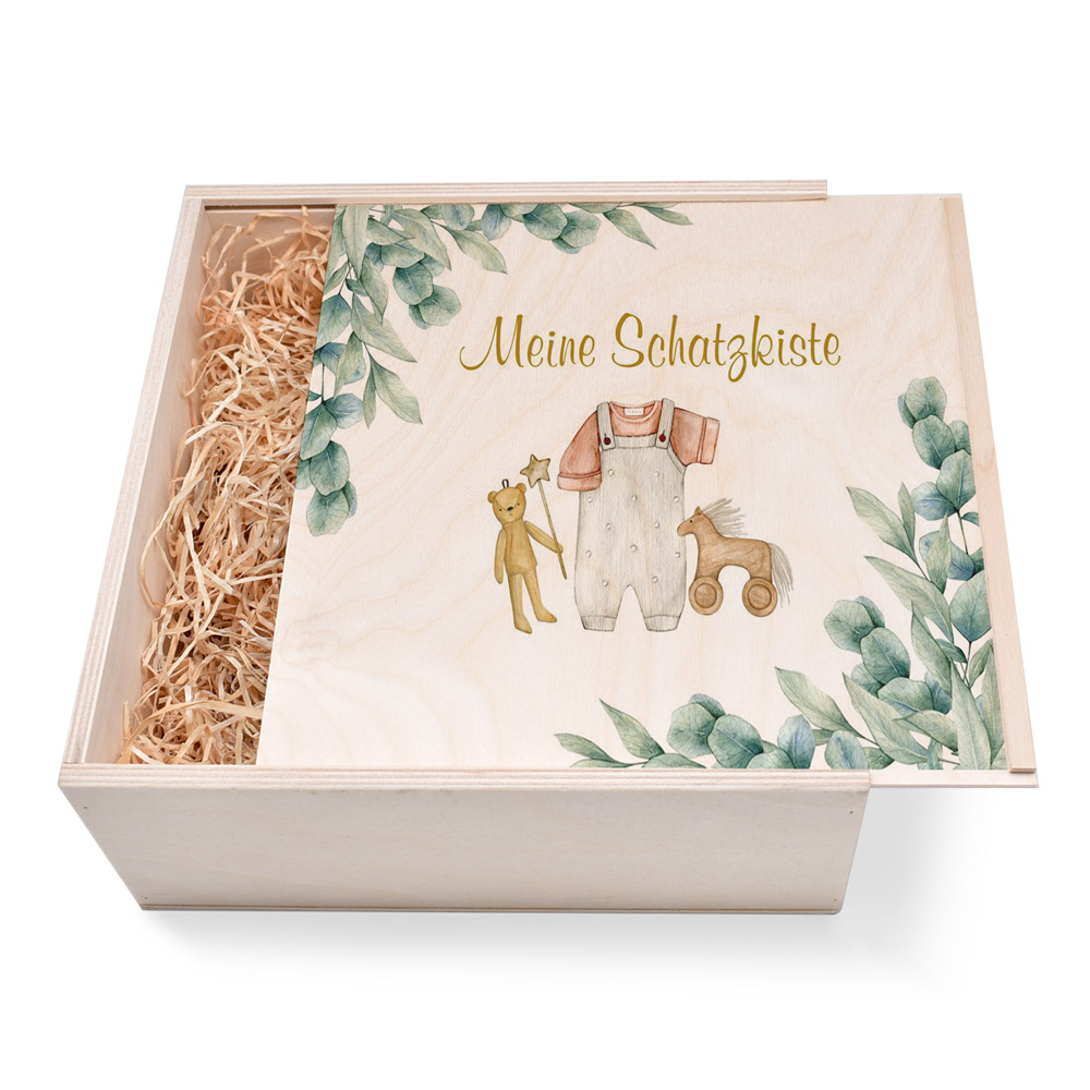Große Geschenkbox aus Holz. Geschenkbox zur Geburt. Schatzkiste Große Geschenkbox aus Holz zur Geburt. Schatzkiste. Ideal als Geschenkbox für Männer oder Frauen. Geschenkbox groß individuell angefertigt. Online bestellen im Geschenke Online-Shop.