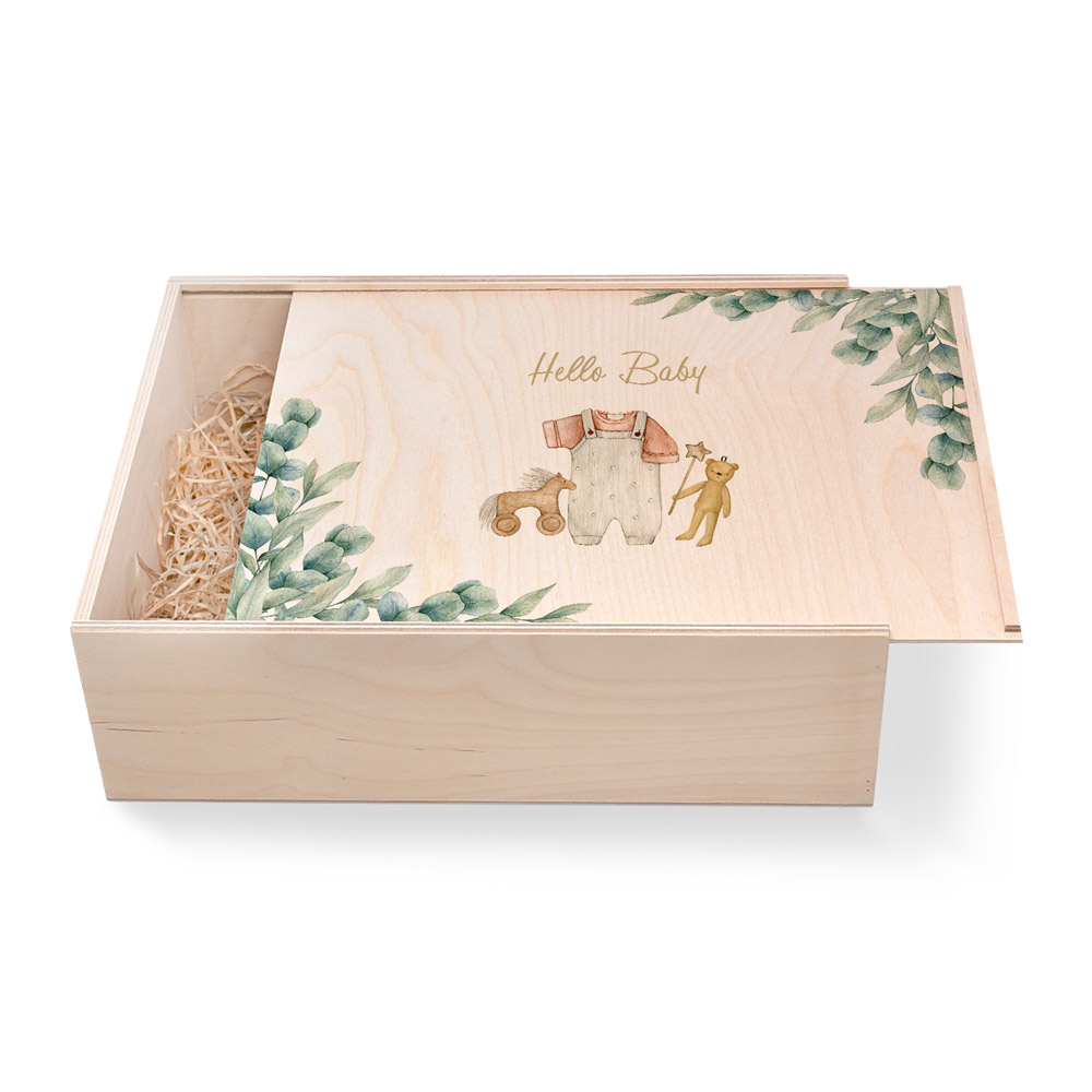 Große Geschenkbox aus Holz zur Geburt. Hello Baby. Ideal als Geschenkbox für Männer oder Frauen. Geschenkbox groß individuell angefertigt. Online bestellen im Geschenke Online-Shop.