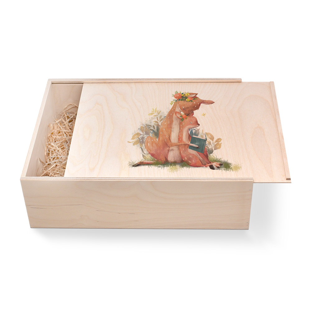Große Geschenkbox aus Holz. Geschenkbox zum Geburtstag. Rehmutter Große Geschenkbox aus Holz zum Geburtstag. Rehmutter. Ideal als Geschenkbox für Männer oder Frauen. Geschenkbox groß individuell angefertigt. Online bestellen im Geschenke Online-Shop.