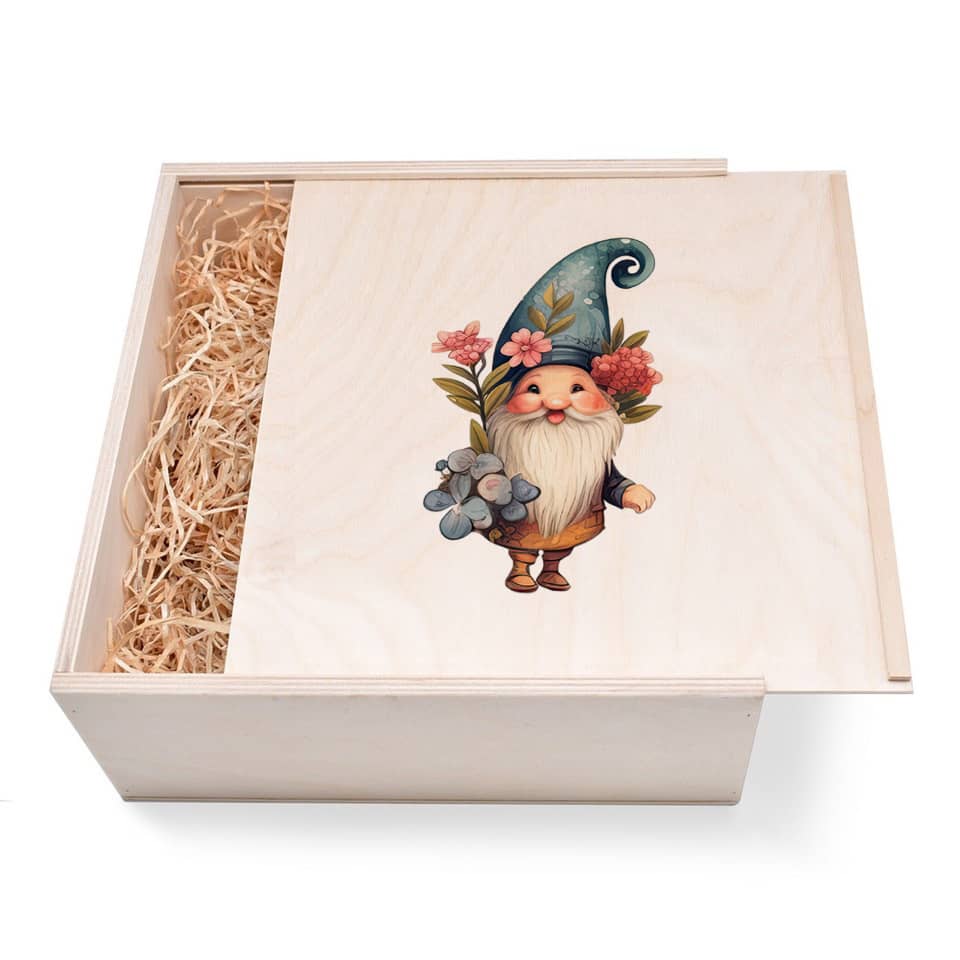 Zwergen Geschenkbox groß aus Holz mit verzierten Deckel Zwergen Geschenkbox groß aus Holz mit verzierten Deckel. Jetzt in unserem Geschenke Onlineshop kaufen.