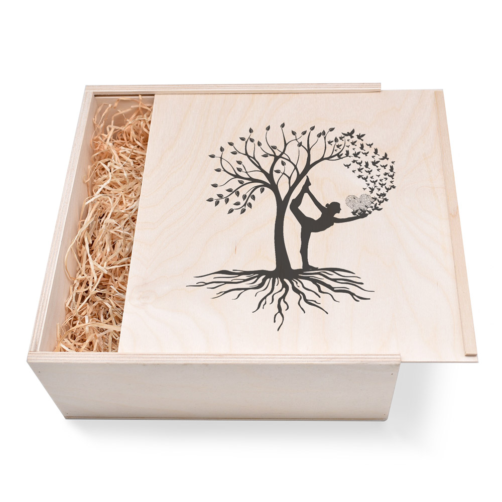 Große Geschenkbox aus Holz. Geschenkbox zum Geburtstag. Tänzerin Große Geschenkbox aus Holz zum Geburtstag. Tänzerin. Ideal als Geschenkbox für Männer oder Frauen. Geschenkbox groß individuell angefertigt. Online bestellen im Geschenke Online-Shop.