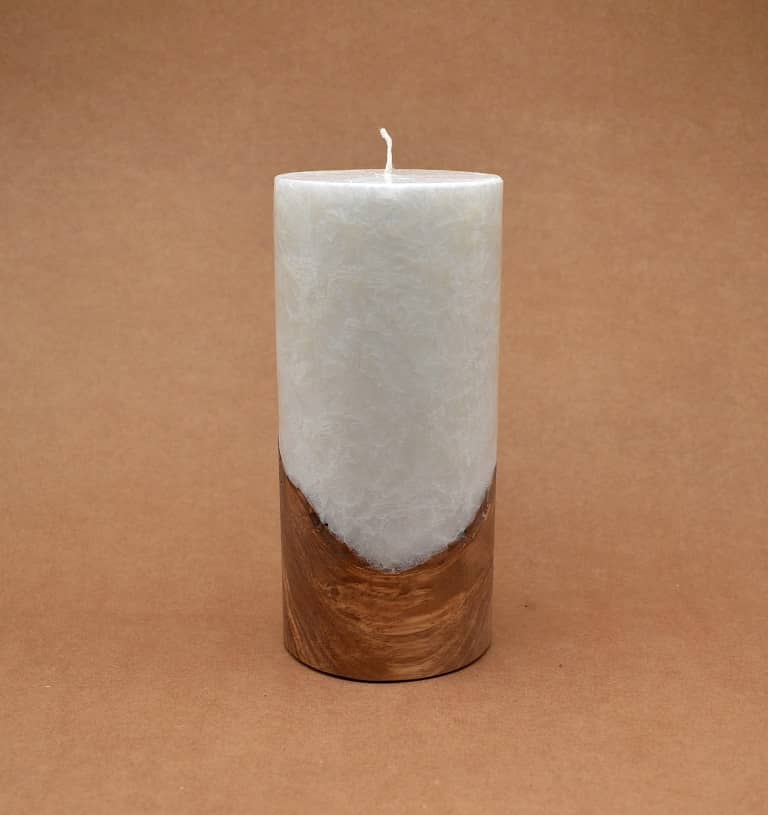 Runde Kerze mit Holz, Unikat Holzkerze, Individuelle runde Hochzeitskerze mit Holz aus Stearin. Kerze mit Holzelement, Individuelle, persönliche Hochzeitskerze Holzkerze, Rund Stearinoptik, Hochzeitskerze mit Teelicht im Kerzen online Shop für Hochzeiten bestellen, günstig kaufen.