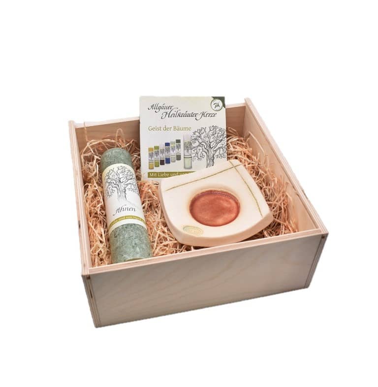 Geschenkset Allgäuer Heilkräuterkerze Ahnen mit Keramik Kerzenständer in Geschenkbox aus Holz. Als Geschenk für Sie oder Ihn. 100% Vegane Kerze. Hergestellt aus Olivenöl.