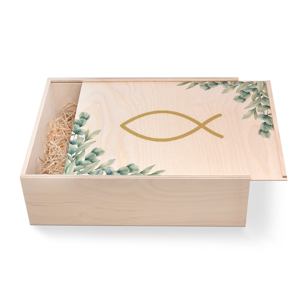 Große Geschenkbox aus Holz. Geschenkbox zur Kommunion. Fisch Große Geschenkbox aus Holz zur Kommunion. Fisch. Ideal als Geschenkbox für Männer oder Frauen. Geschenkbox groß individuell angefertigt. Online bestellen im Geschenke Online-Shop.