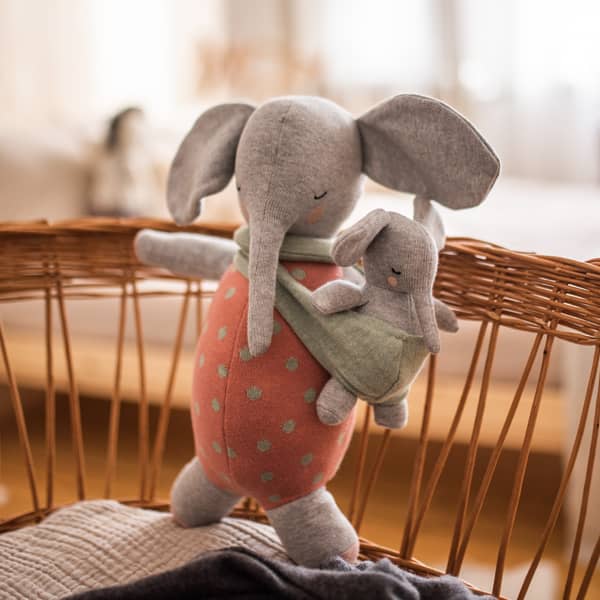 Mama Elefant mit Baby, AVA&YVES Mama Elefant mit Baby in Tuch, AVA&YVES, Baumwollstrickt, Geschenke für Kinder online kaufen