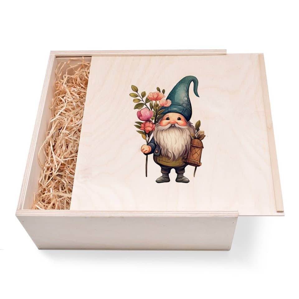 Zwergen Geschenkbox groß aus Holz mit verzierten Deckel Zwergen Geschenkbox groß aus Holz mit verzierten Deckel. Jetzt in unserem Geschenke Onlineshop kaufen.