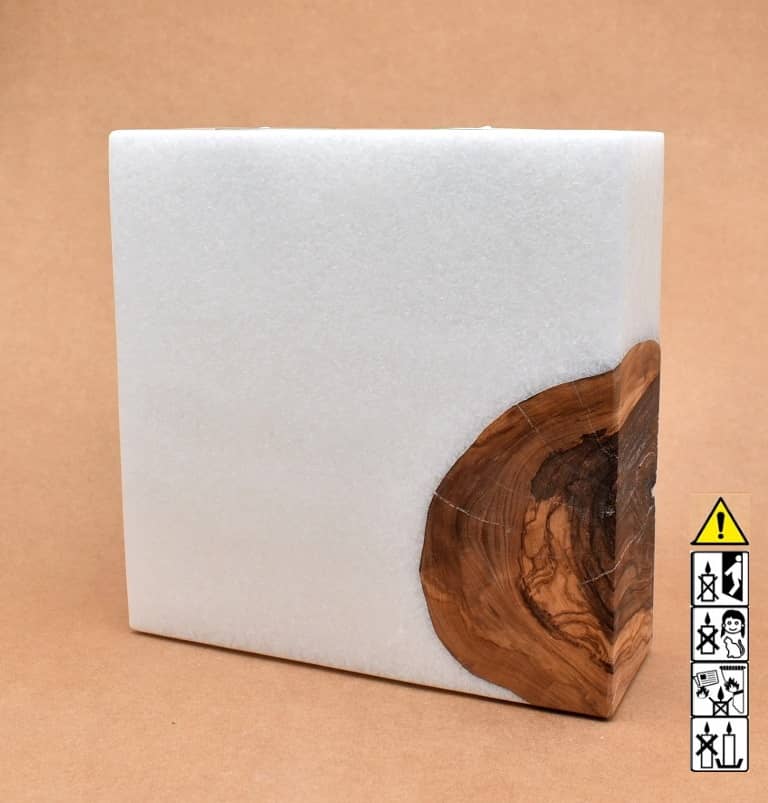 Kerze mit Holz Unikat Quader 70 x 200 x 200 mm 2 x Teelicht Nr.6. Jetzt in unserem Geschenke Onlineshop kaufen.