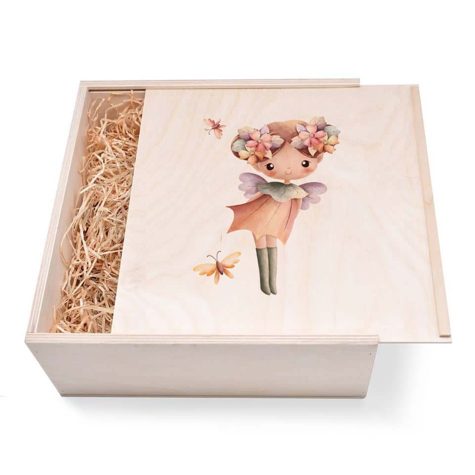 Elfen Geschenkbox groß aus Holz mit verzierten Deckel. Jetzt in unserem Geschenke Onlineshop kaufen.