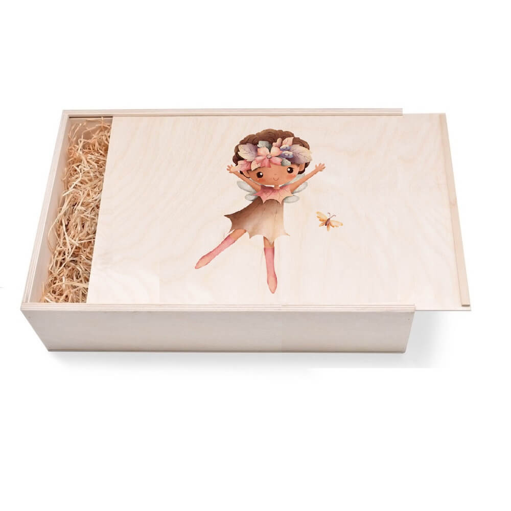 Elfen Geschenkbox groß aus Holz mit verzierten Deckel Elfen Geschenkbox groß aus Holz mit verzierten Deckel. Jetzt in unserem Geschenke Onlineshop kaufen.