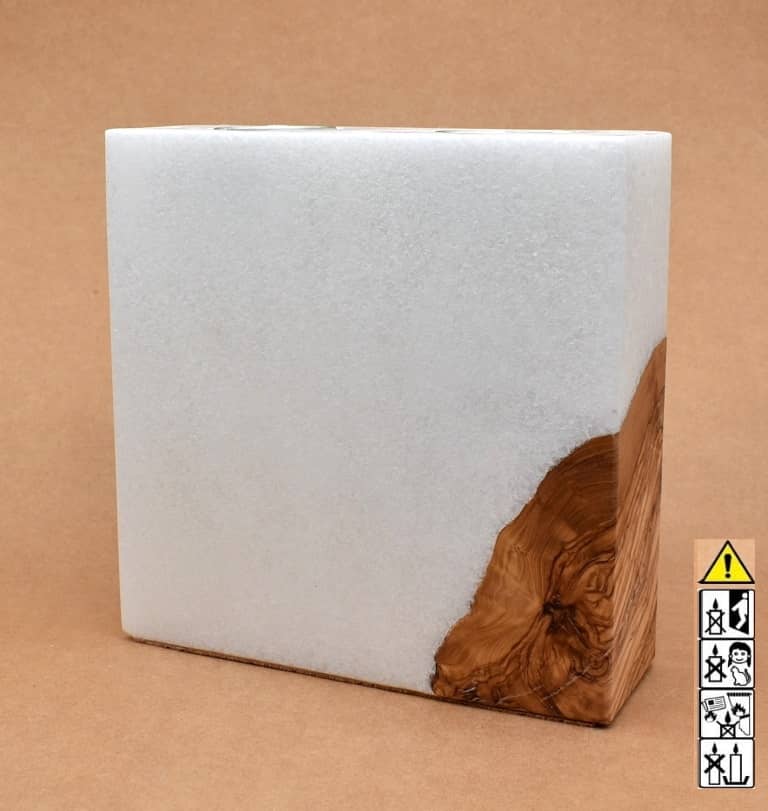 Kerze mit Holz Unikat Quader 70 x 200 x 200 mm 2 x Teelicht Nr.6. Jetzt in unserem Geschenke Onlineshop kaufen.