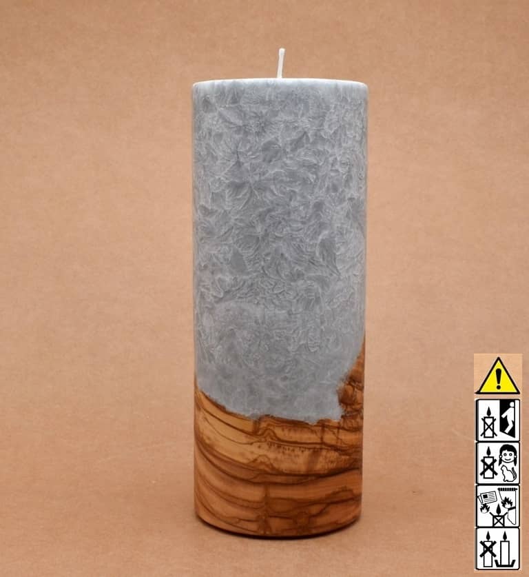 Kerze mit Holz Unikat Rund 80 x 200 mm mit Docht in silbergrau Nr.: 1 Kerze mit Holz Unikat Rund 80 x 200 mm mit Docht in silbergrau Nr.: 1