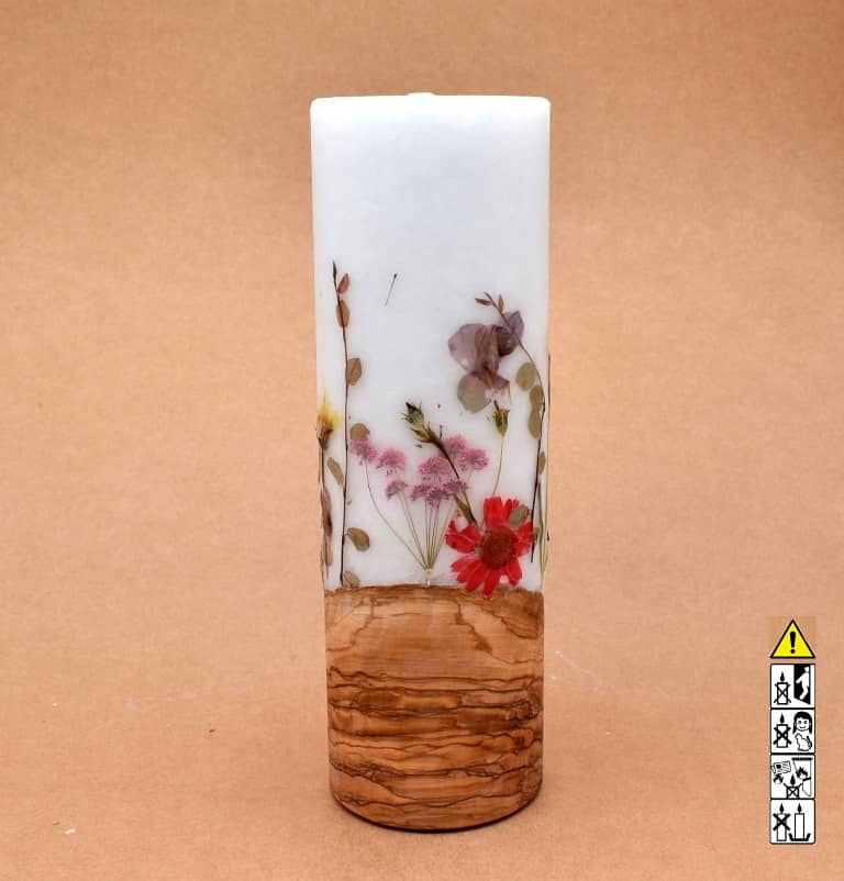Blumendekor handgefertigt Stumpen Ø 80 x 250 mm mit Holz und Teelicht