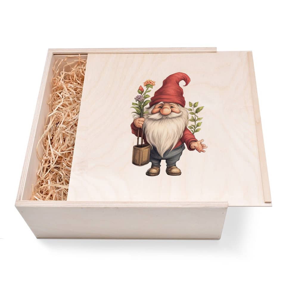 Zwergen Geschenkbox groß aus Holz mit verzierten Deckel Zwergen Geschenkbox groß aus Holz mit verzierten Deckel. Jetzt in unserem Geschenke Onlineshop kaufen.