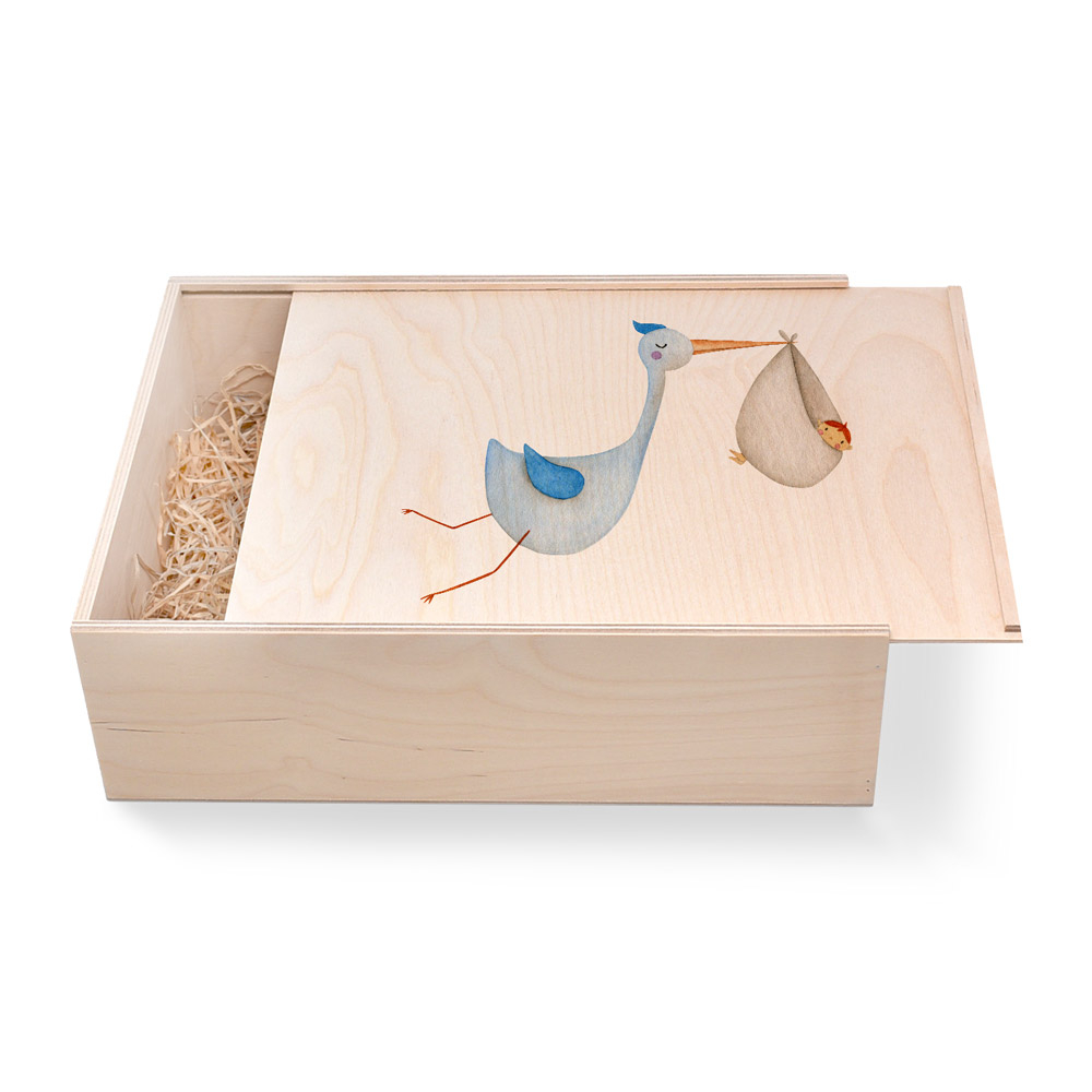 Große Geschenkbox aus Holz. Geschenkbox zur Geburt. Storch Große Geschenkbox aus Holz zur Geburt. Storch. Ideal als Geschenkbox für Männer oder Frauen. Geschenkbox groß individuell angefertigt. Online bestellen im Geschenke Online-Shop.